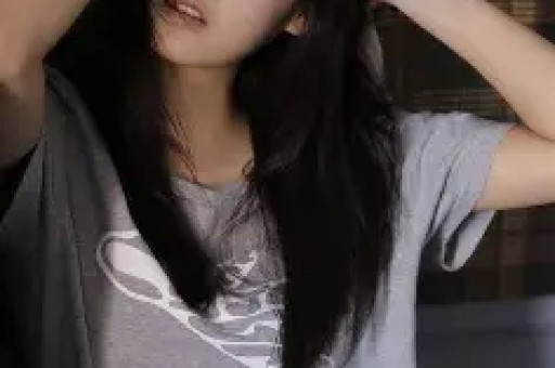 盲人女孩在盲道被电动车撞倒剧本