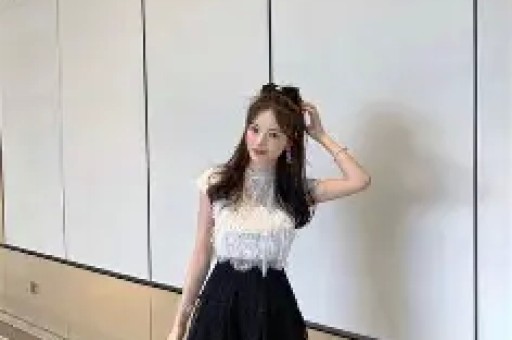晚上好。吻雅卫生纸一袋35元。两袋65元。三袋90花之语卫生纸一袋38两袋7三袋110海洋之花407911应顾客所说。恢复零售价格。从明天开始。特价价格。到今天结束。共计卖出50袋纸